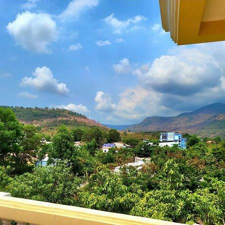 Hang Meas Boutique Hotel กำปอต ภายนอก รูปภาพ