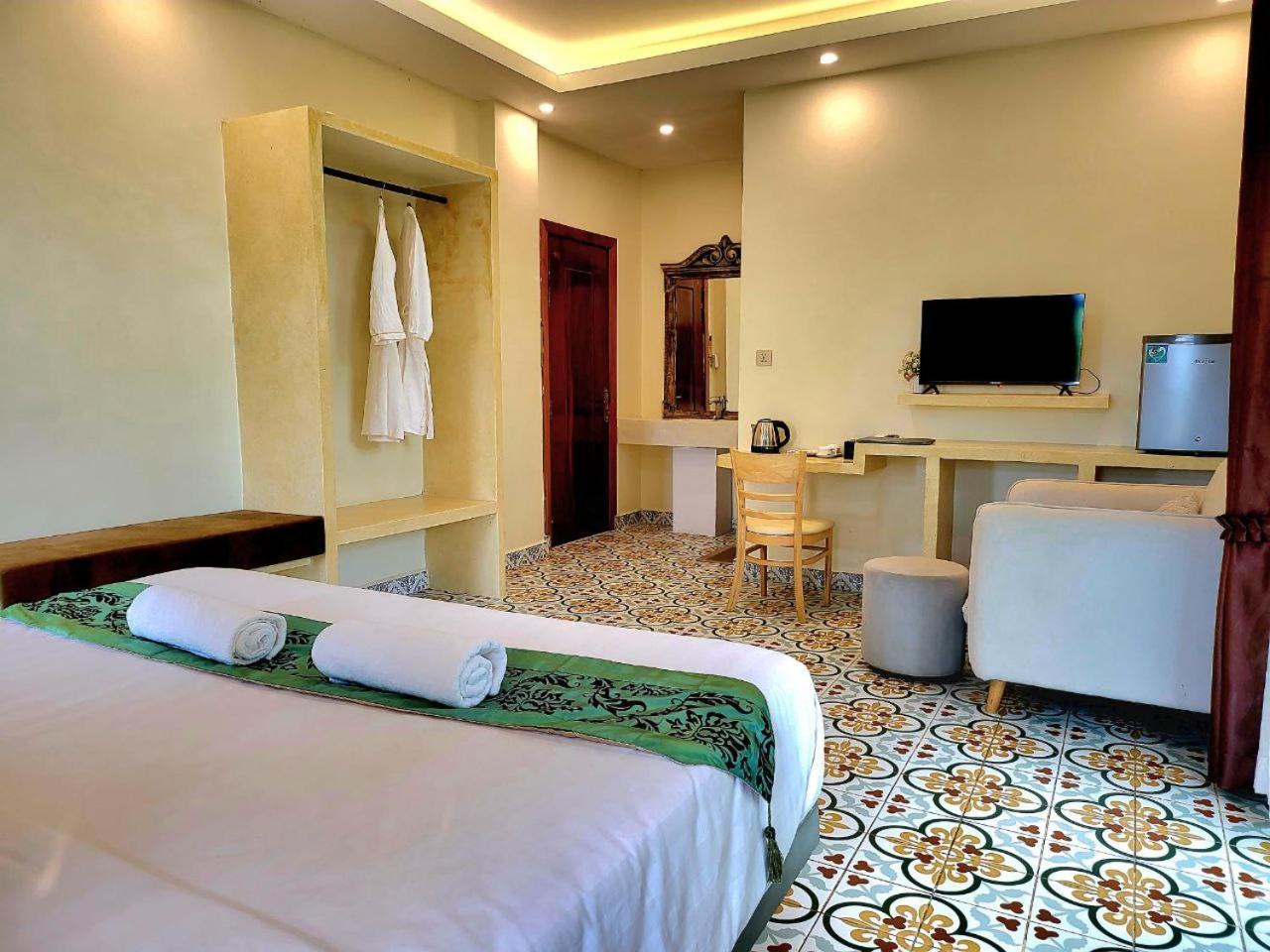 Hang Meas Boutique Hotel กำปอต ภายนอก รูปภาพ