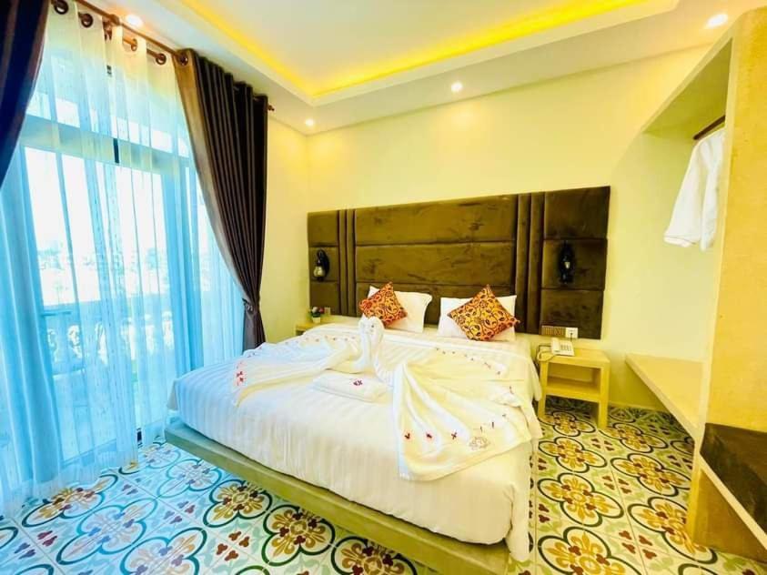 Hang Meas Boutique Hotel กำปอต ภายนอก รูปภาพ